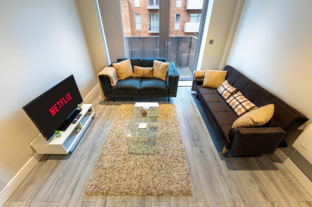 Lovely 4-Sleeper Apartment In Central Slough With Free Parking Eksteriør billede