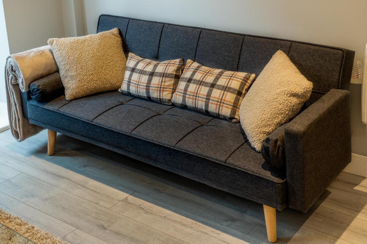 Lovely 4-Sleeper Apartment In Central Slough With Free Parking Eksteriør billede